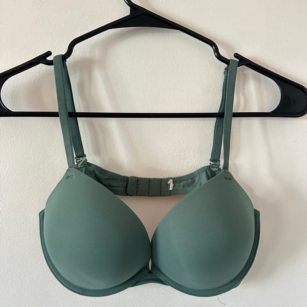 Victoria’s Secret Green Push Up Bra 36B